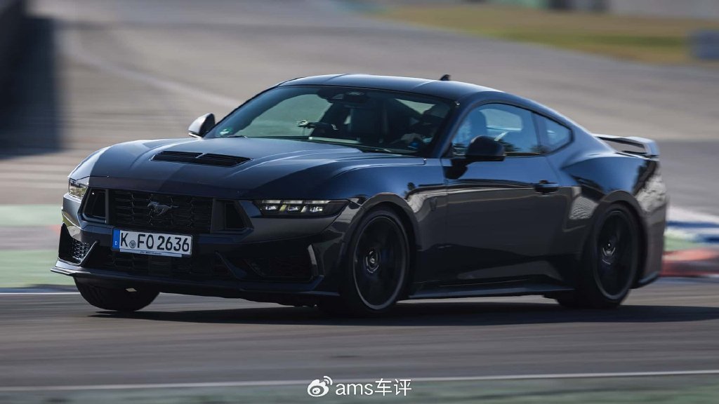 當美式肌肉遇上德式精密,誰能笑到最后?賽道對決見真章