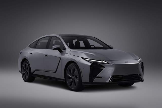 全新雷克薩斯ES本就帥氣,但這款雷克薩斯ES F-Sport渲染圖更驚艷