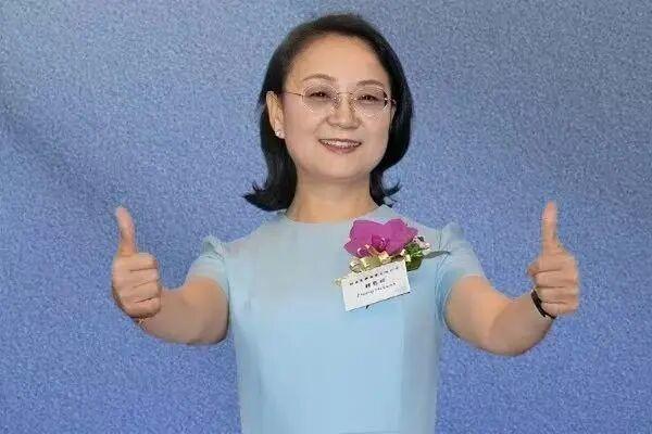 中國新晉女首富:中學化學老師下海創業,身家1410億!