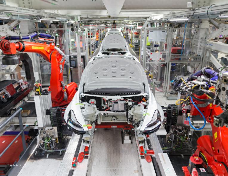 特斯拉前高管稱曾拆解多款中國(guó)電動(dòng)汽車,“偷師”零部件復(fù)用經(jīng)驗(yàn)