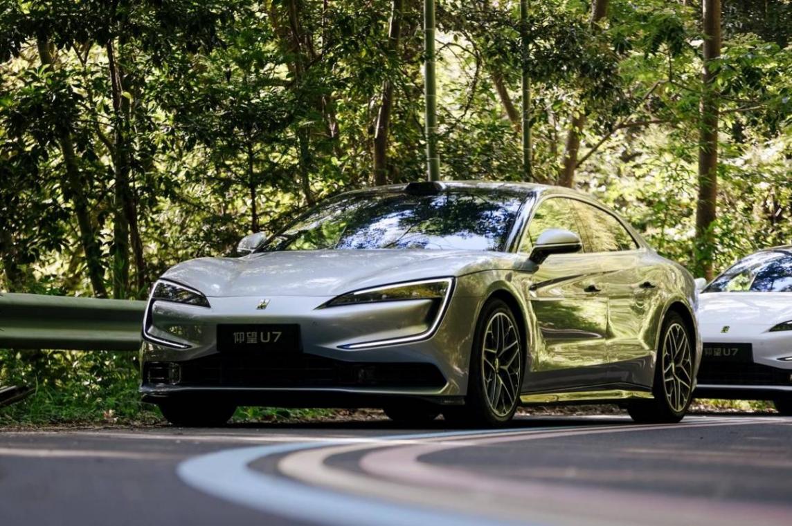 從技術基石到體驗進化,看仰望U7如何詮釋“自在掌控”